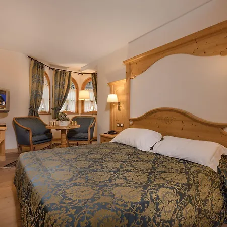 Sporthotel Romantic Plaza Madonna di Campiglio Exterior photo