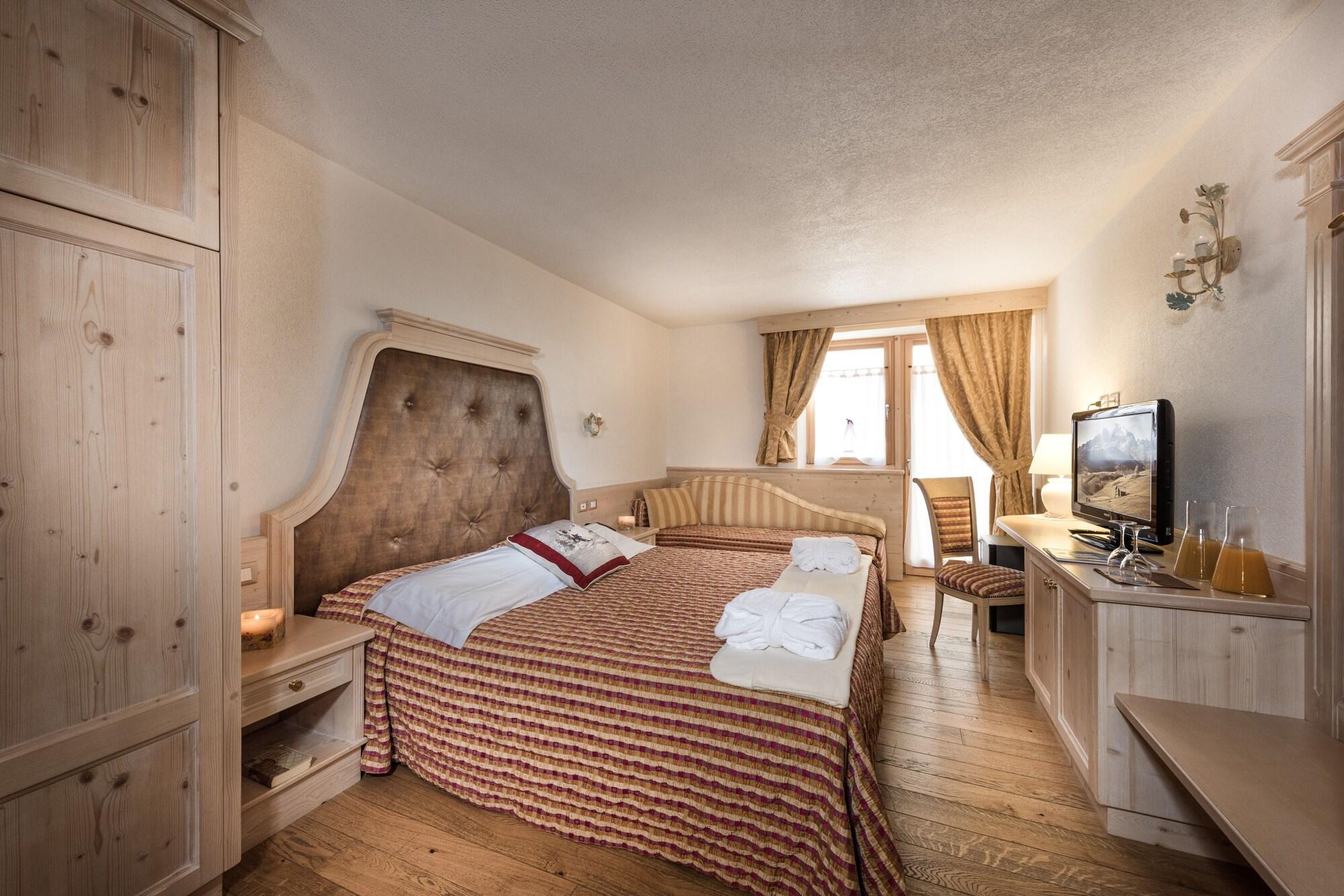 Romantic Plaza Hotel