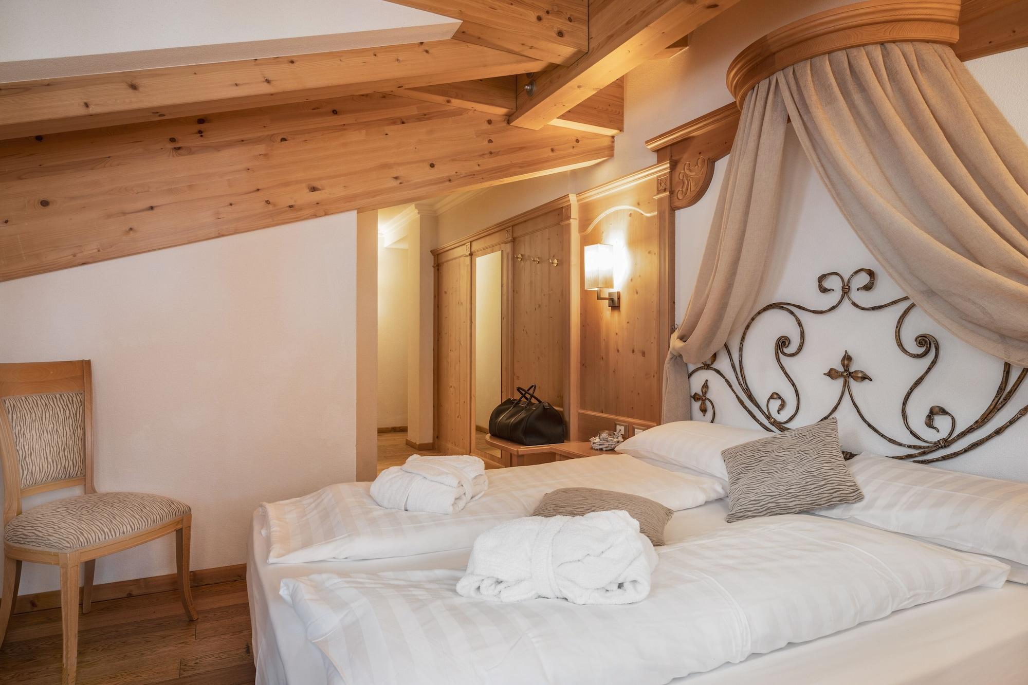 Hotel Romantic Plaza 4*