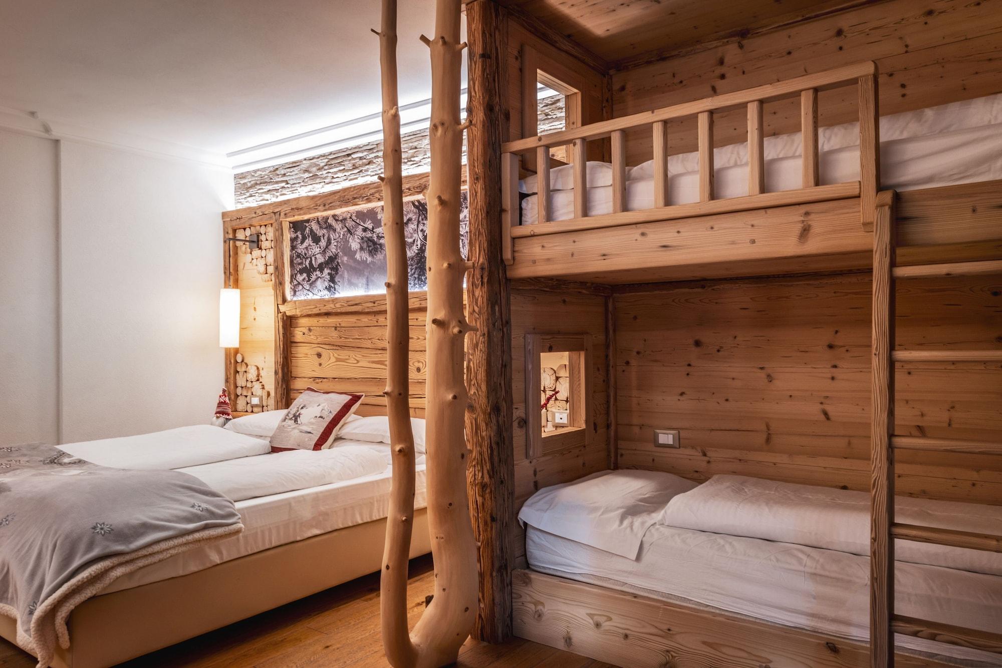 Romantic Plaza Hotel 4*