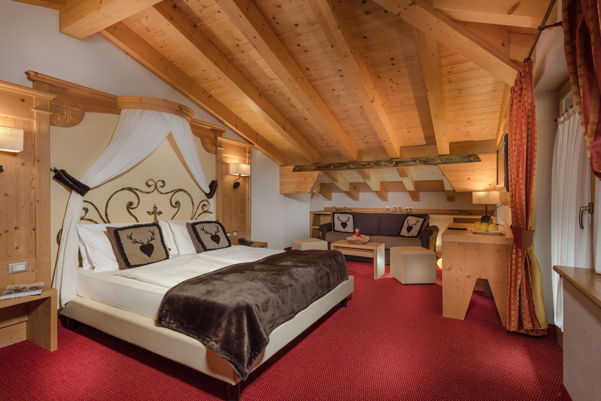 Romantic Plaza Hotel Madonna