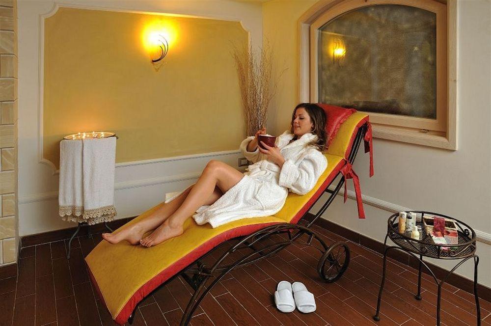 Hotel Romantic Plaza Madonna