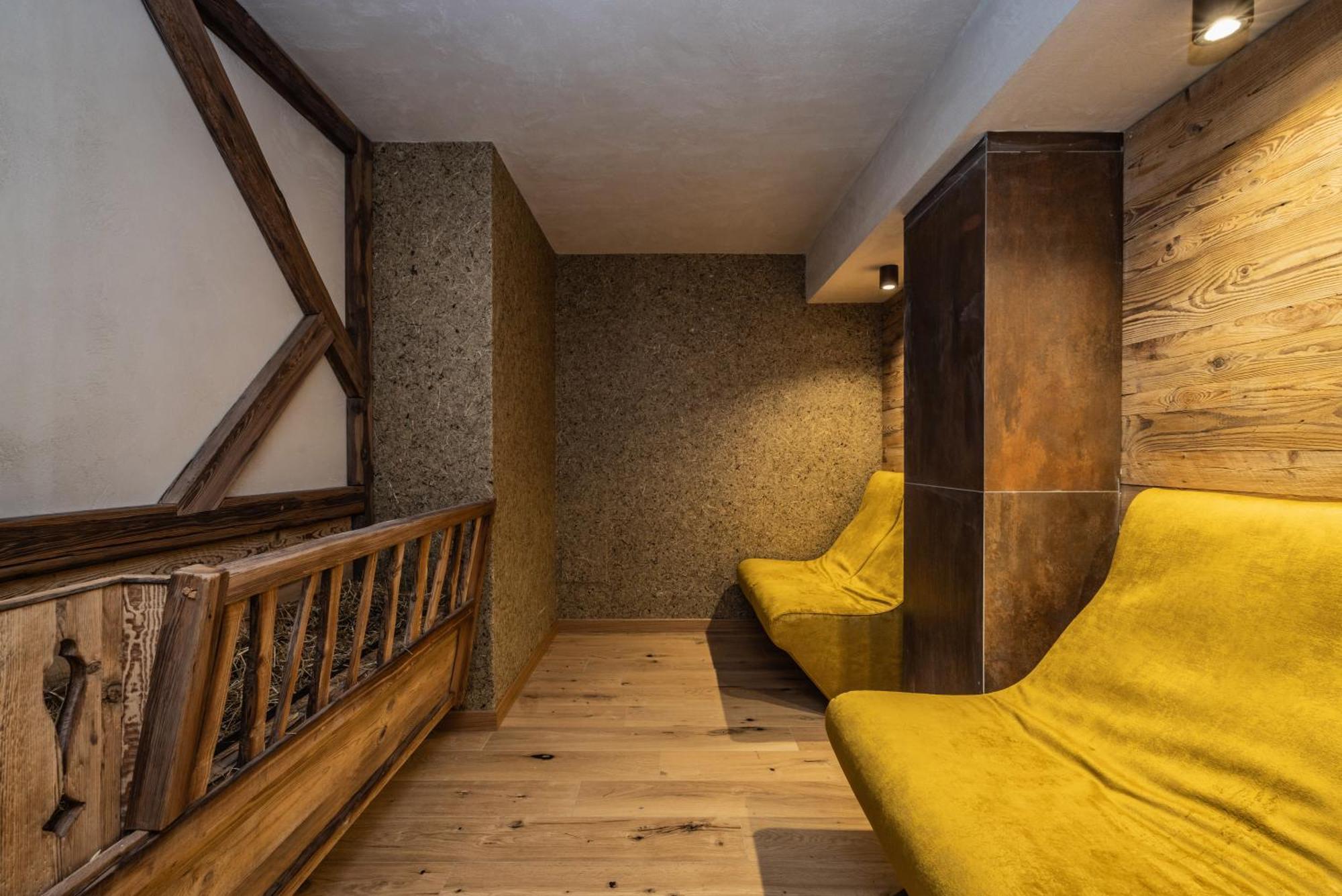 Romantic Plaza Hotel 4*