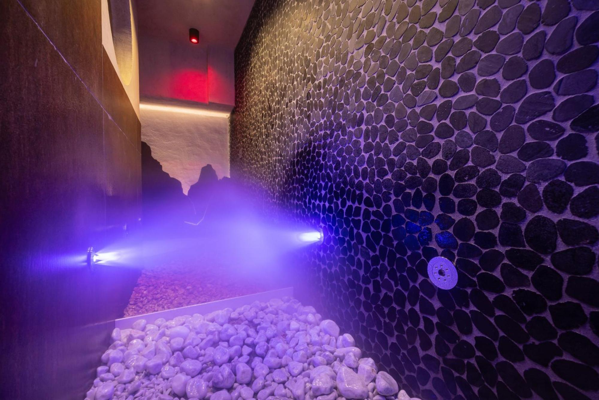 Hotel Romantic Plaza 4*