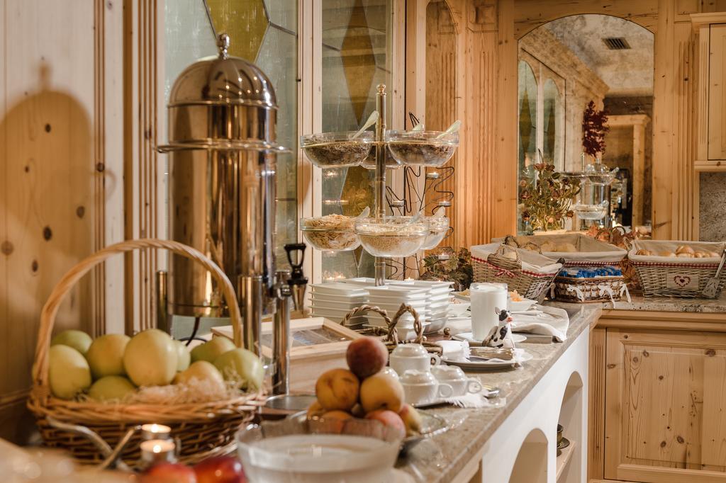 Romantic Plaza Hotel 4*