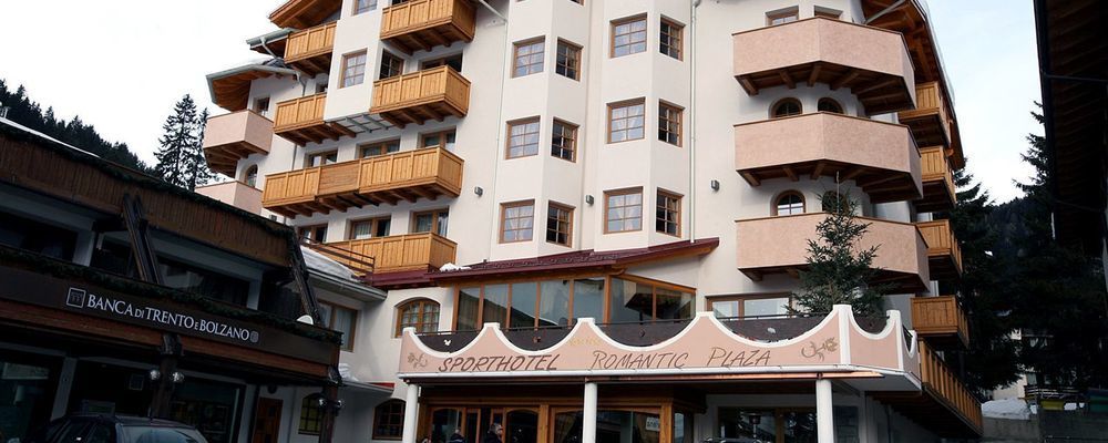 Romantic Plaza Hotel 4*