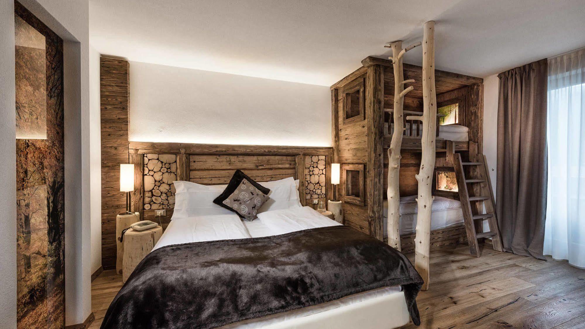 Romantic Plaza Hotel