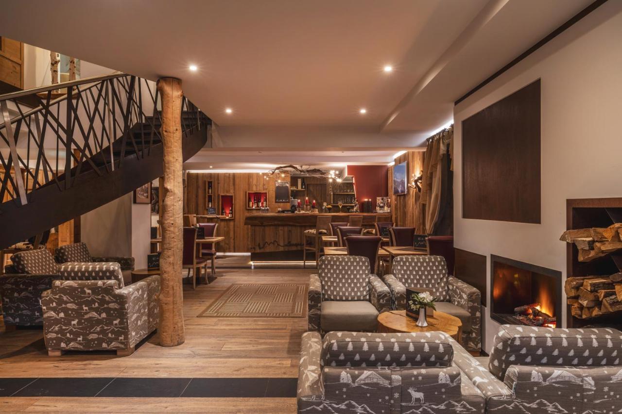 Romantic Plaza Hotel Madonna